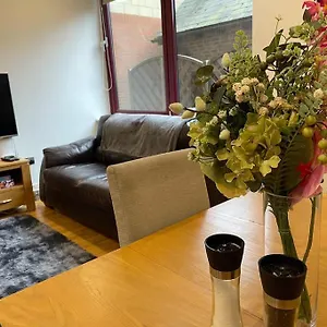 Modern 4 Mins From Gatwick Apartment Horley